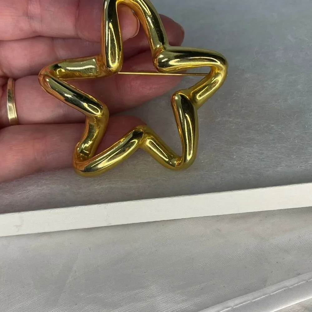 VTG abstract star brooch freestyle design gold tone